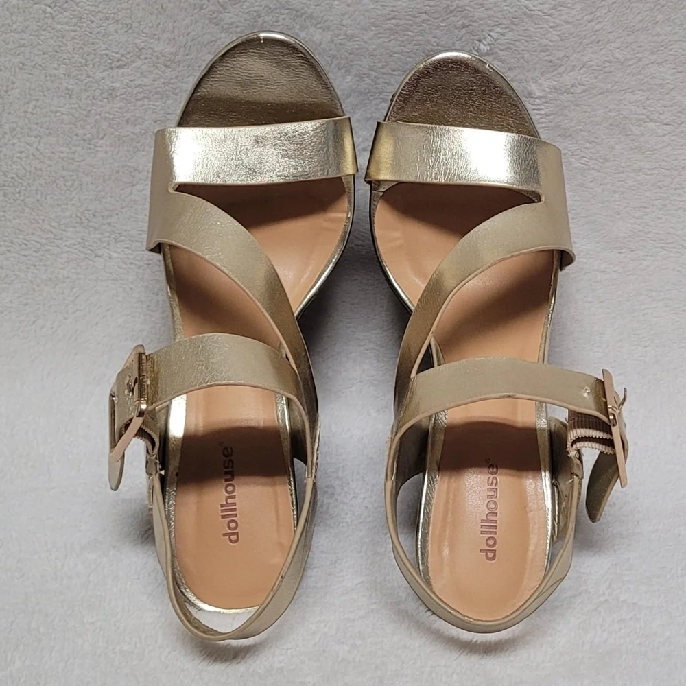 Lulus Dollhouse No Glitz No Glory Gold Wedge Sandals Vegan Leather Peep Toe 8.5
